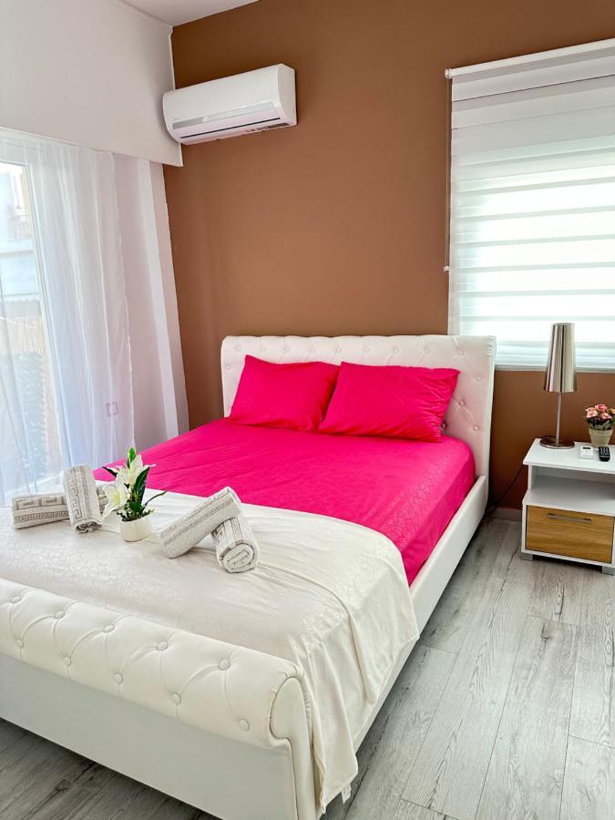 Cozy Apartment With Parking Near The City Center Athene Buitenkant foto