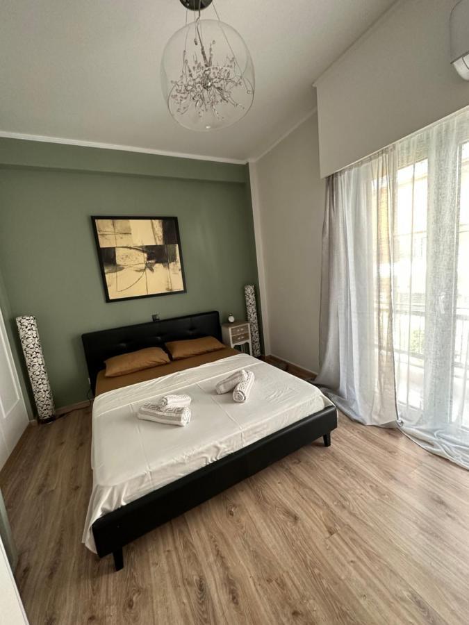 Cozy Apartment With Parking Near The City Center Athene Buitenkant foto