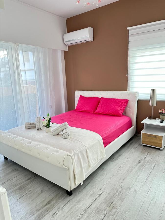 Cozy Apartment With Parking Near The City Center Athene Buitenkant foto