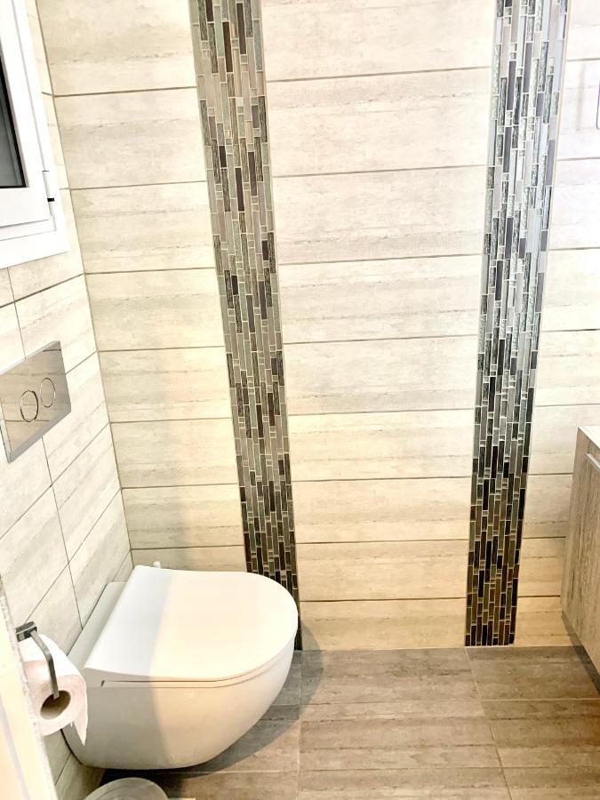 Cozy Apartment With Parking Near The City Center Athene Buitenkant foto