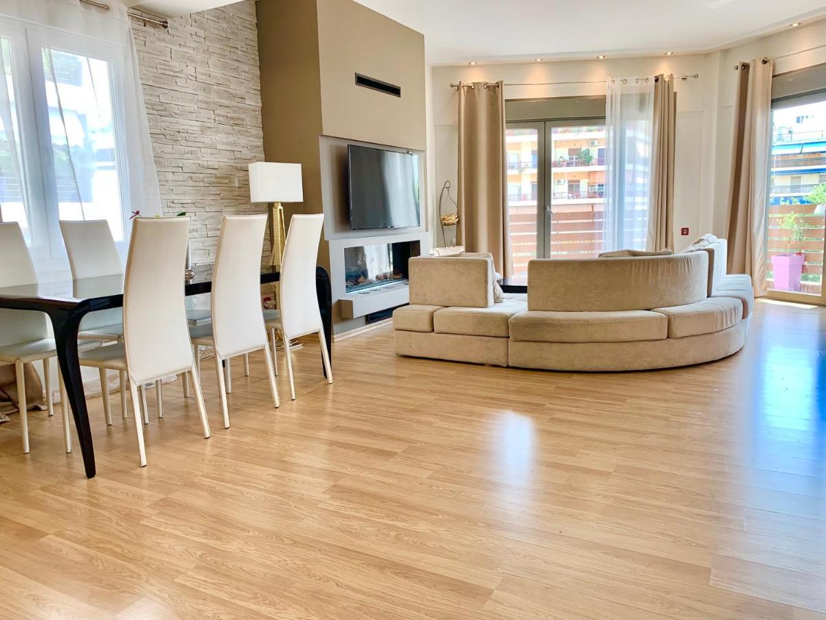 Cozy Apartment With Parking Near The City Center Athene Buitenkant foto